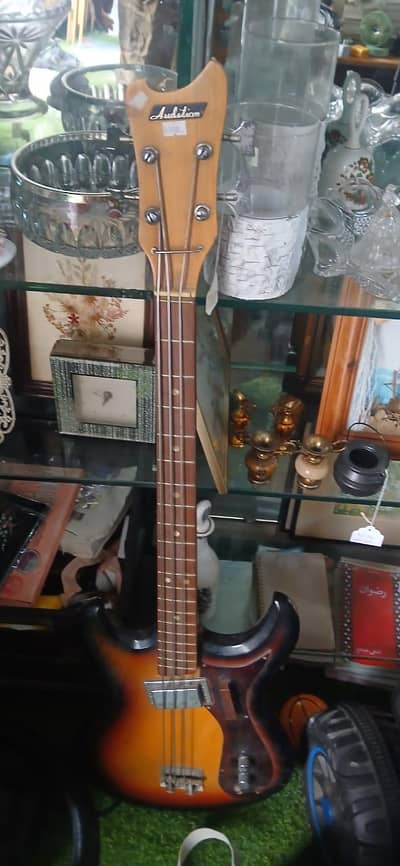 Bass guitar