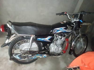 cg 125 18 model Tanki tapee original upr stickers lga hua 25 model ka