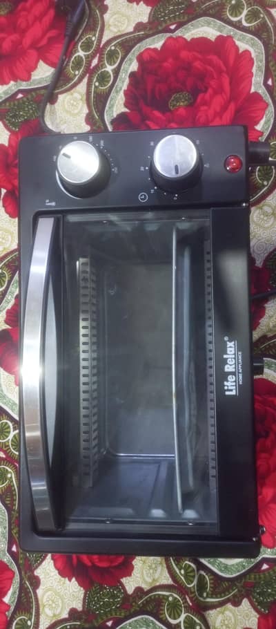 Small size life relax company electric oven for sale in good condition