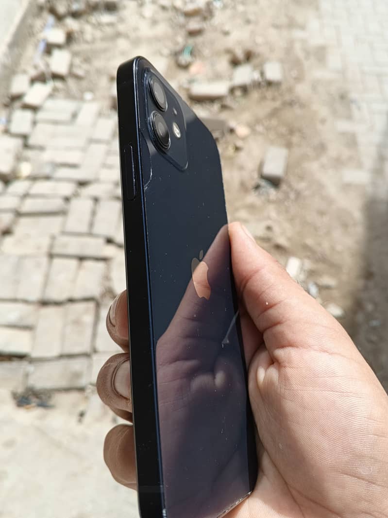 Apple iPhone 12 7