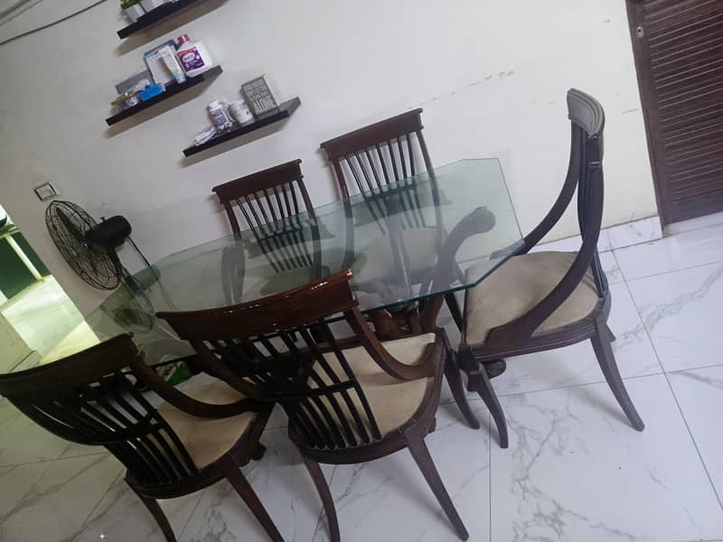 Dining table 0