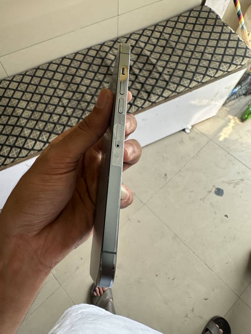 Apple iPhone 13 Pro Max 3