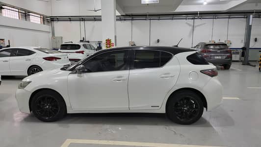 Lexus CT200h 2011