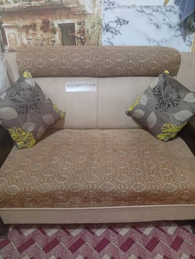 wooden sofa 2seter in excellent condition wooden