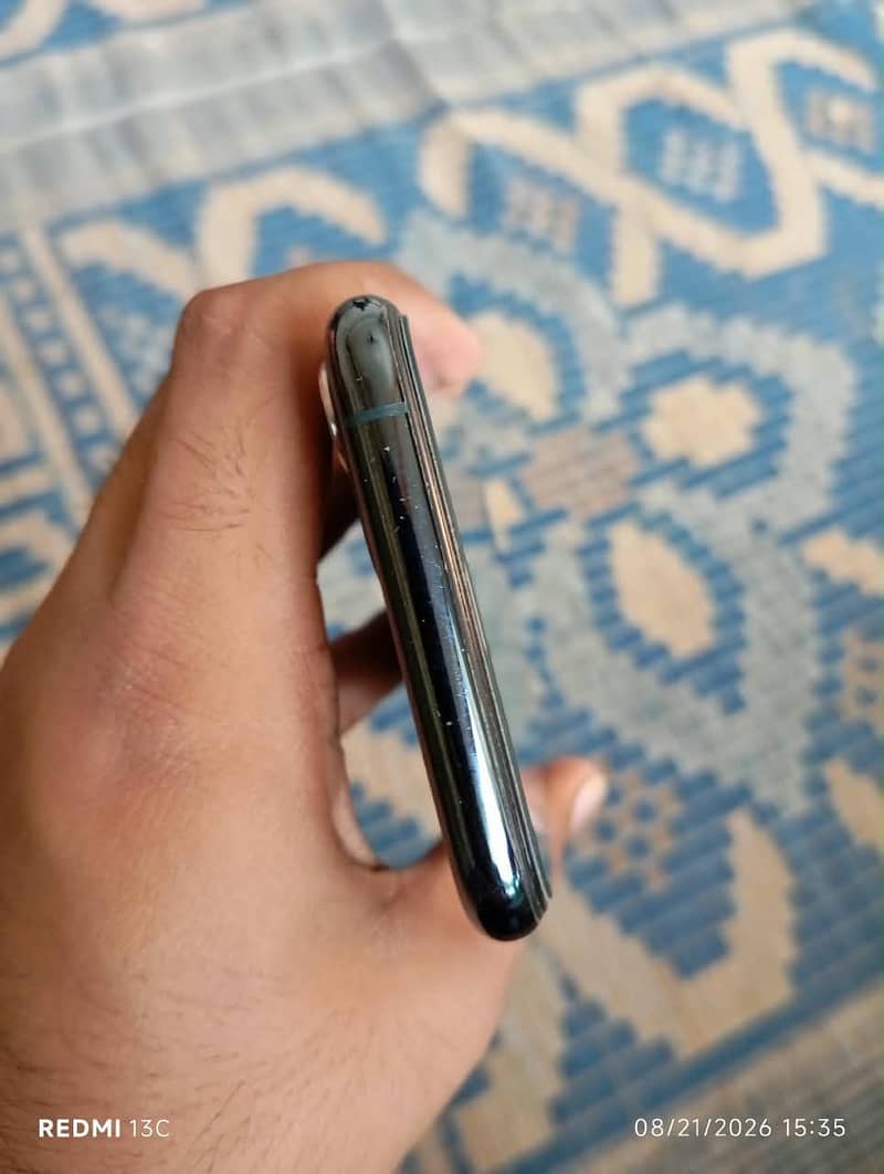 Apple iPhone 11 Pro 2
