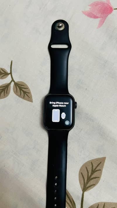 Apple Watch SE Cellular +GPS Aluminium  Size 40 mm Price : 40,000