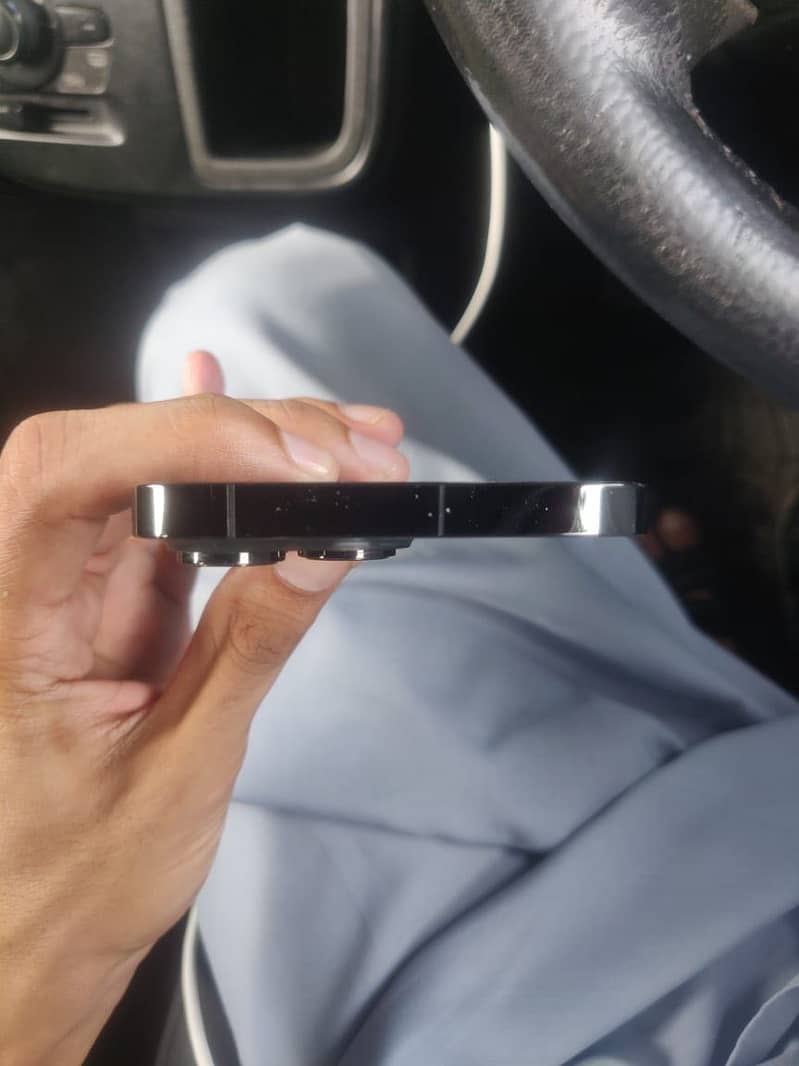 Apple iPhone 14 Pro Max 1