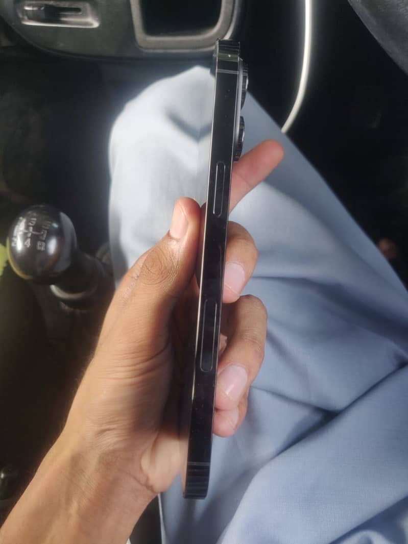 Apple iPhone 14 Pro Max 6