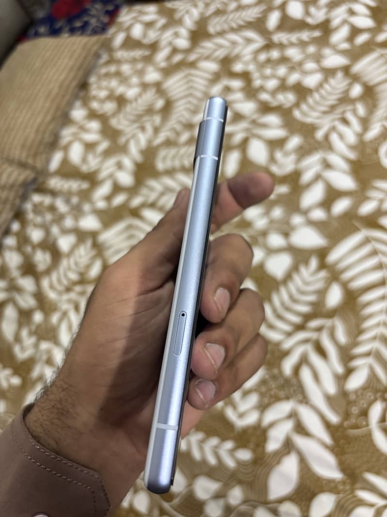 Google Pixel 7a 5