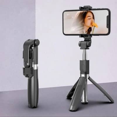 Fordable selfie stick with LED light and bluetooth remote