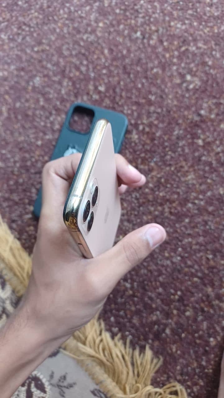 Apple iPhone 11 Pro 1