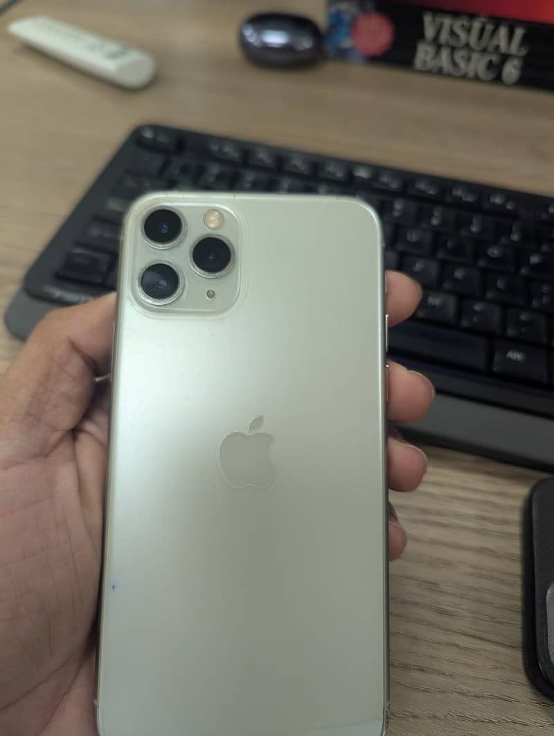 Apple iPhone 11 Pro 1