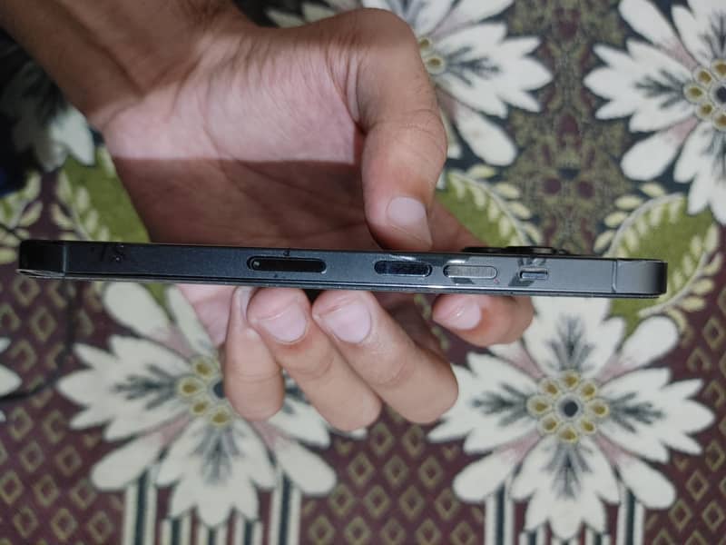 Apple iPhone 13 Pro 4