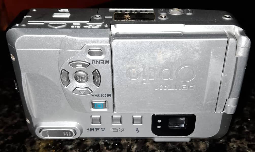 opTio 33LF Digital camera 4