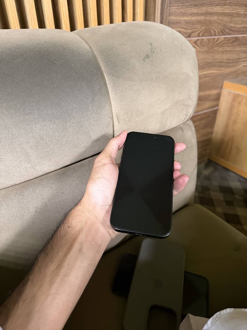 Apple iPhone 15 Pro 2