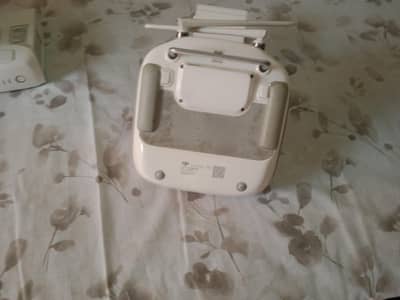 DJI phantom 4 with original accessories 10/9 condition for sale