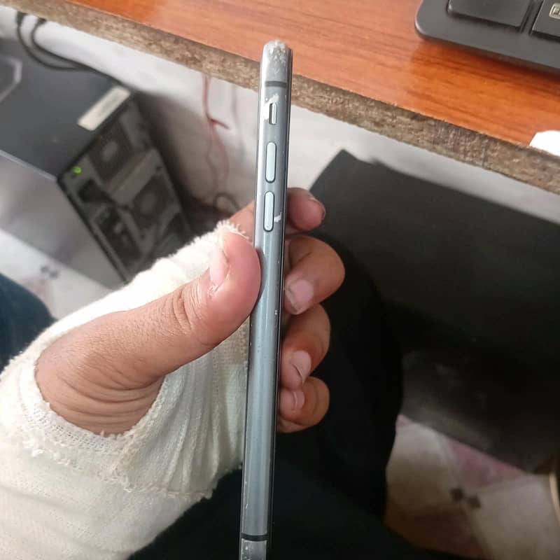Apple iPhone 11 3