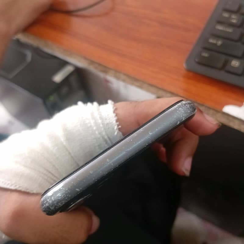 Apple iPhone 11 6