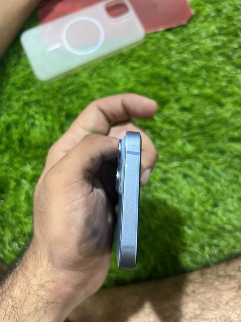 Apple iPhone 14 4