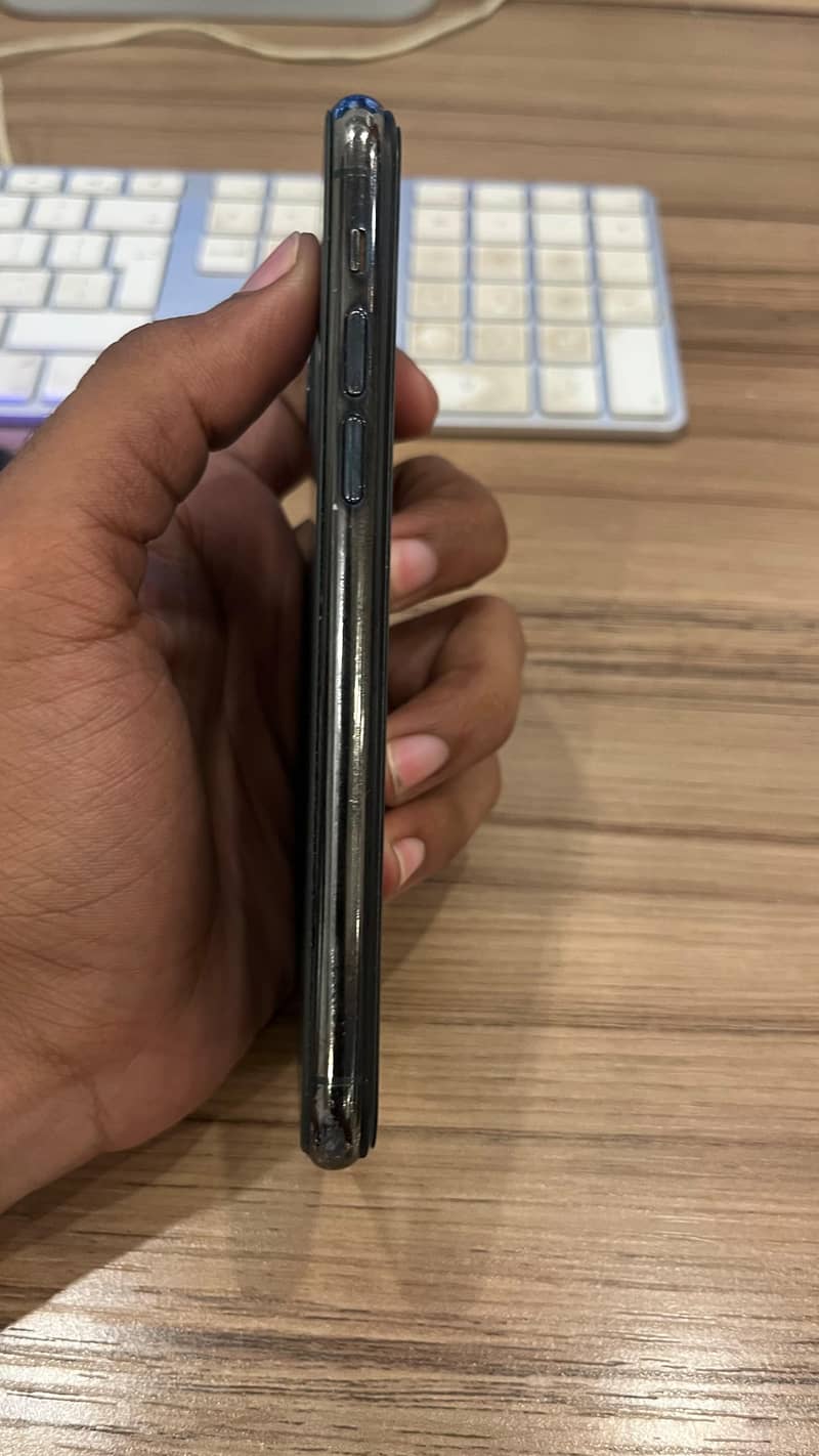 Apple iPhone 11 Pro 6