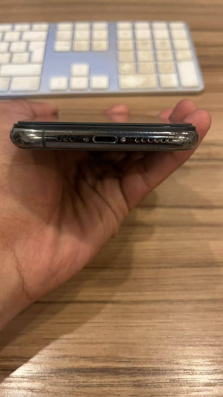 Apple iPhone 11 Pro 7