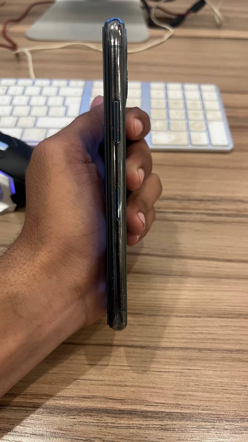 Apple iPhone 11 Pro 8