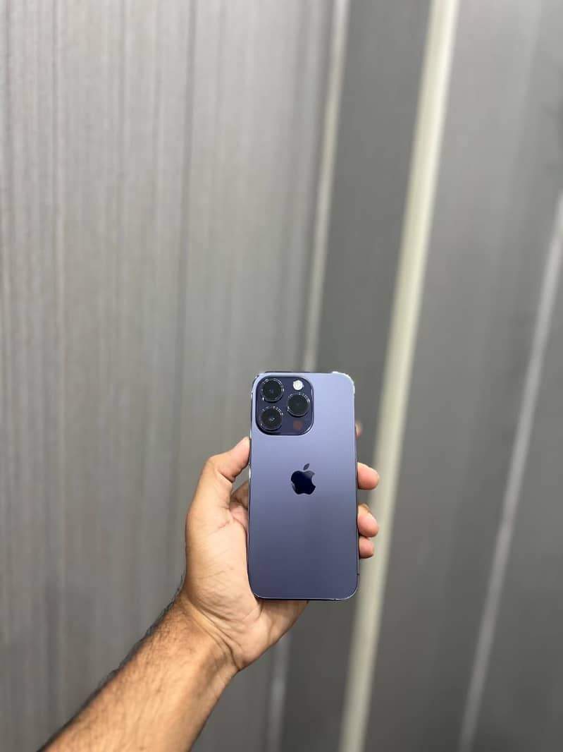 iPhone 14 Pro Max 0