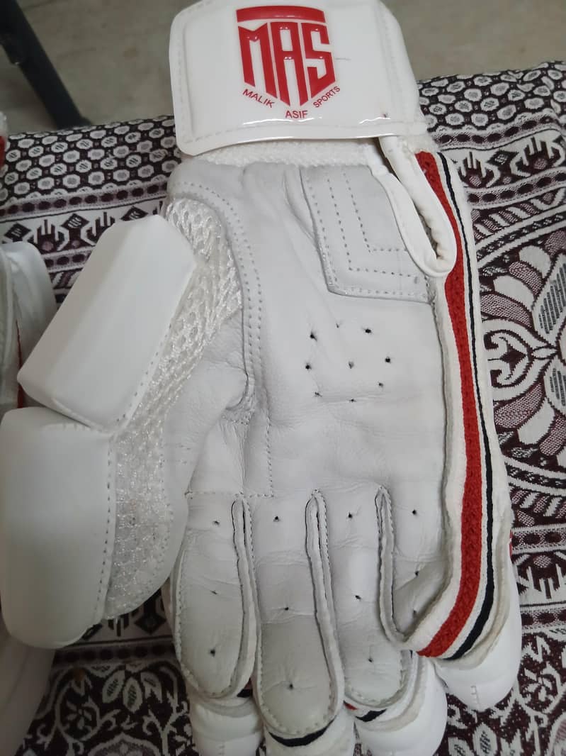 batting gloves 1
