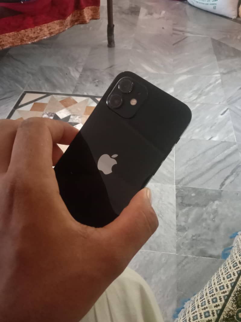 Apple iPhone 12 1