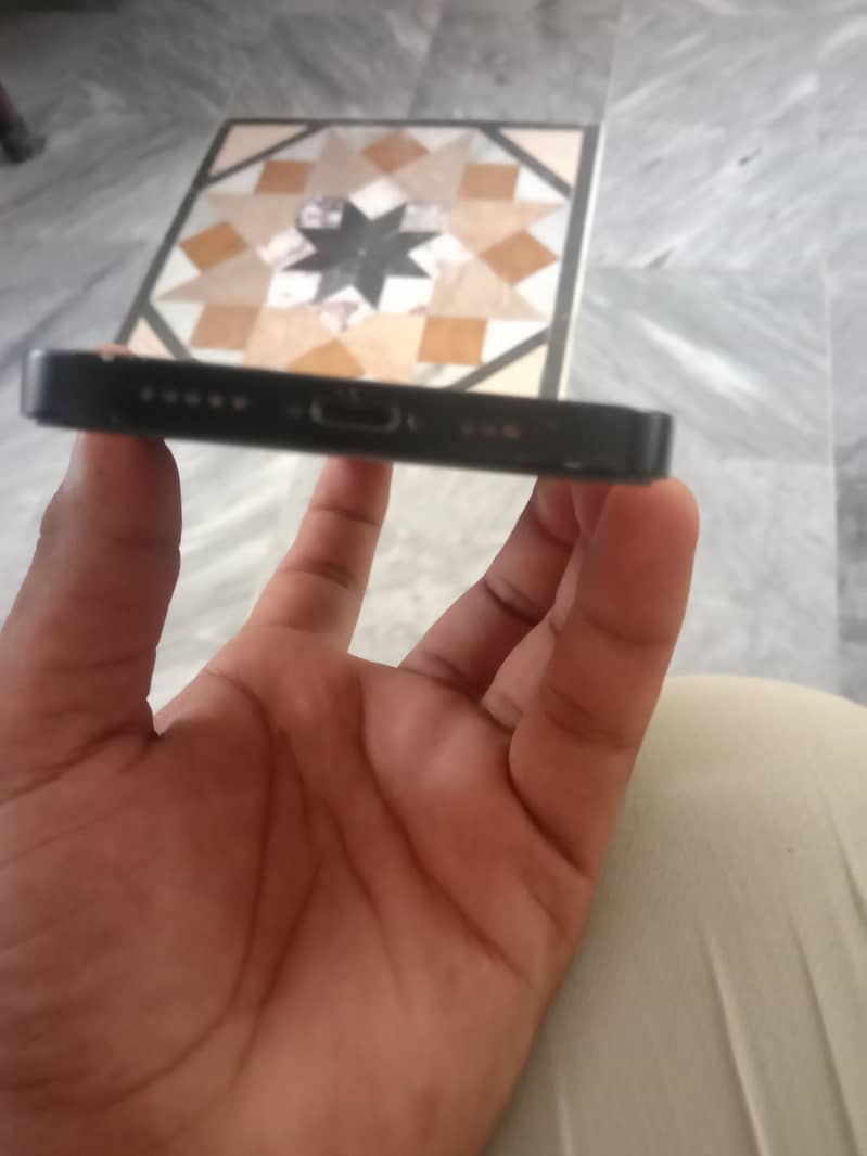 Apple iPhone 12 5