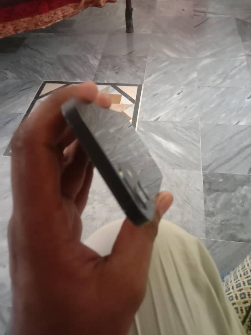 Apple iPhone 12 6