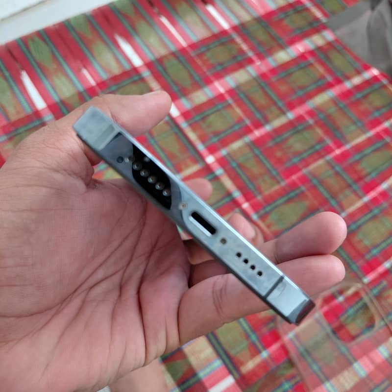 Apple iPhone 13 Pro Max 4