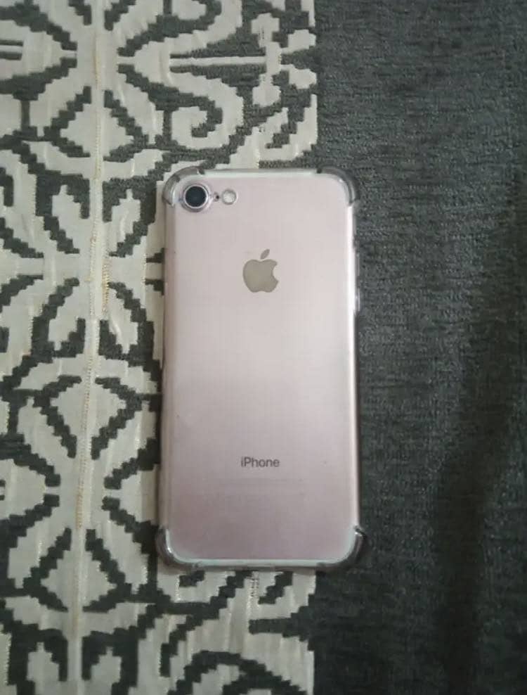 Apple iPhone 7 1