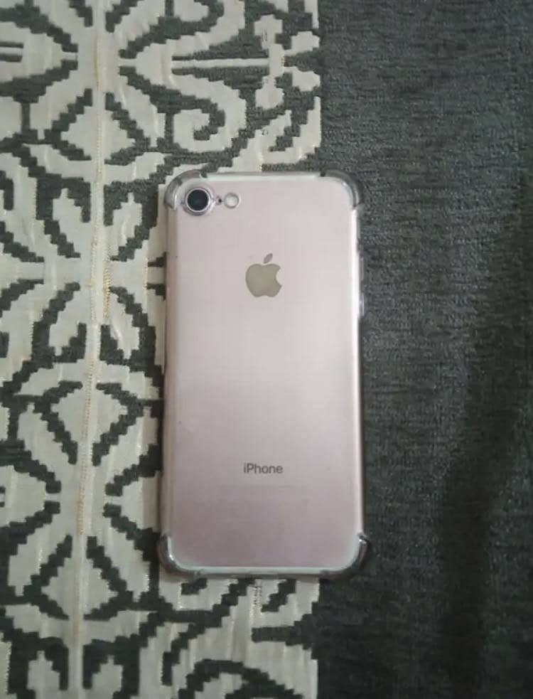 Apple iPhone 7 4