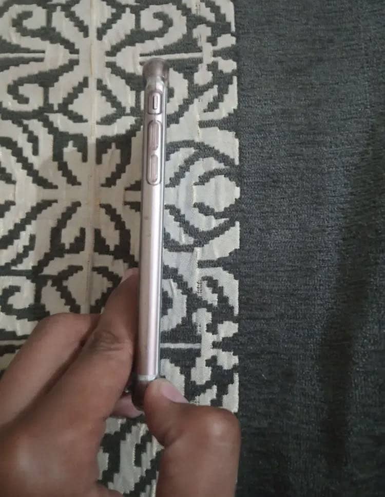 Apple iPhone 7 7