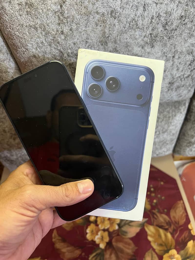 Apple iPhone 17 Pro Max 1