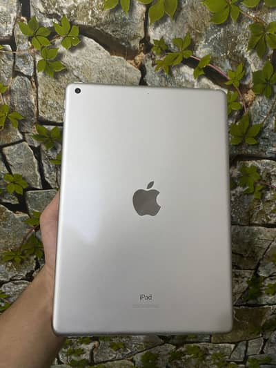 (Urgent sell) ipad 9 gen | 64 gb | 10.9 inch