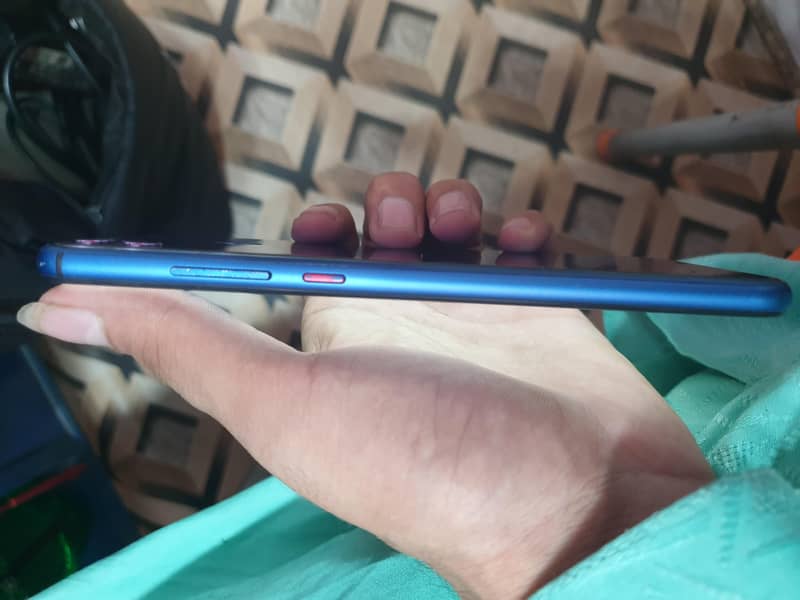 Honor 8X 4