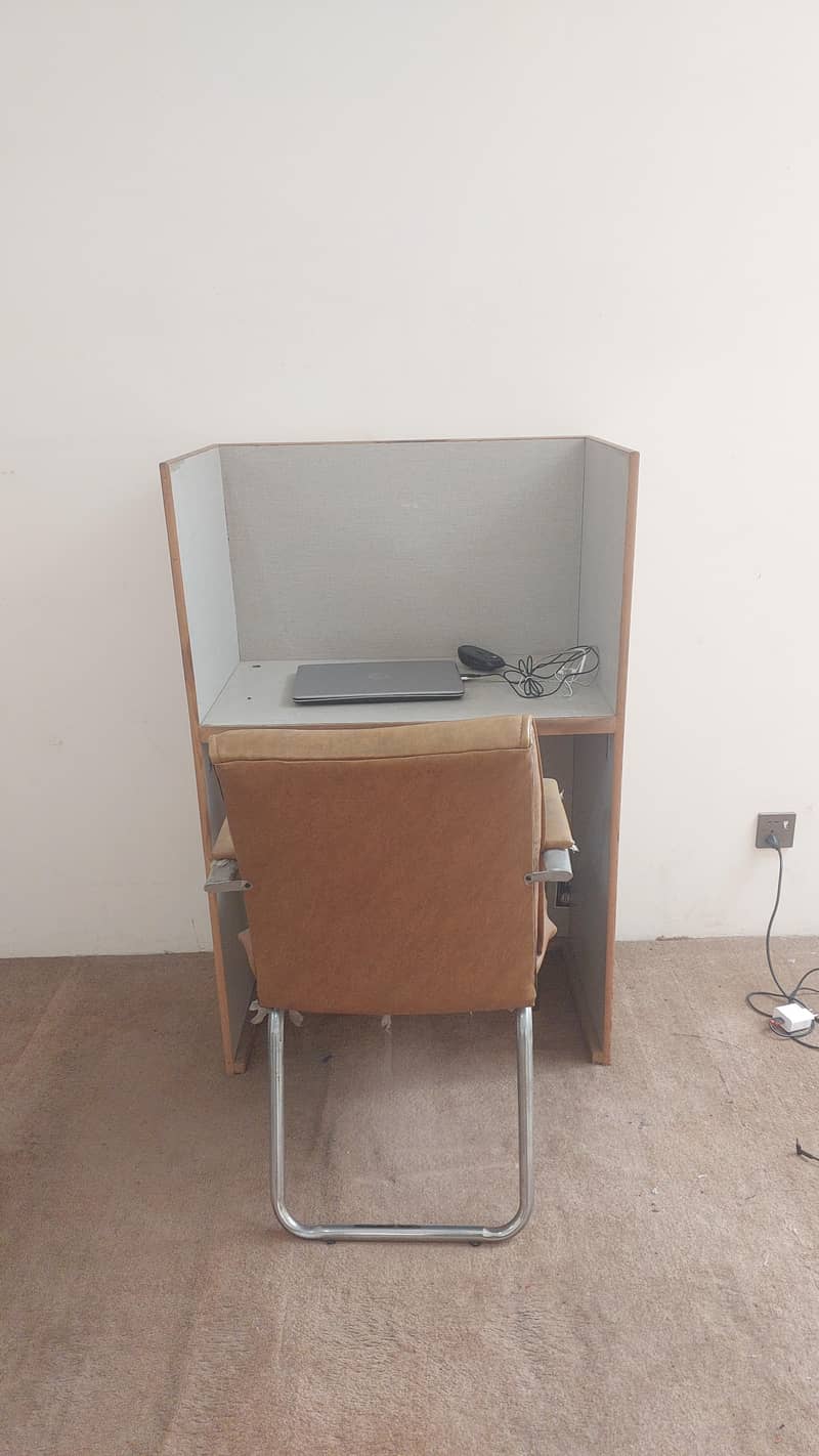 chairs ,table 0