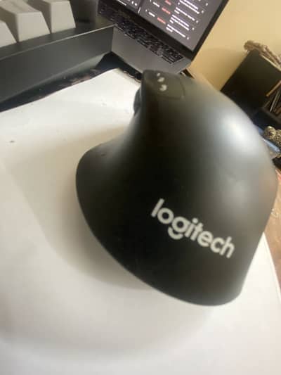 Logitech M720 Triathalon - Wireless Mouse