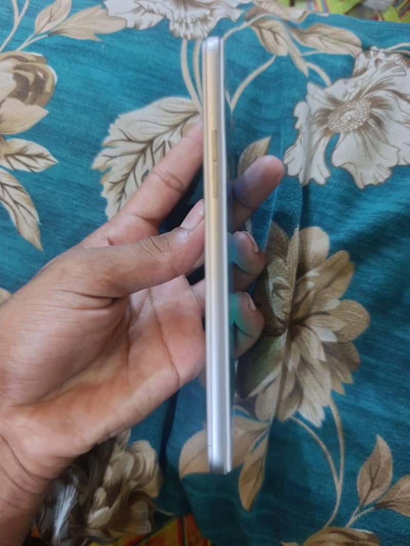 OPPO A57 3