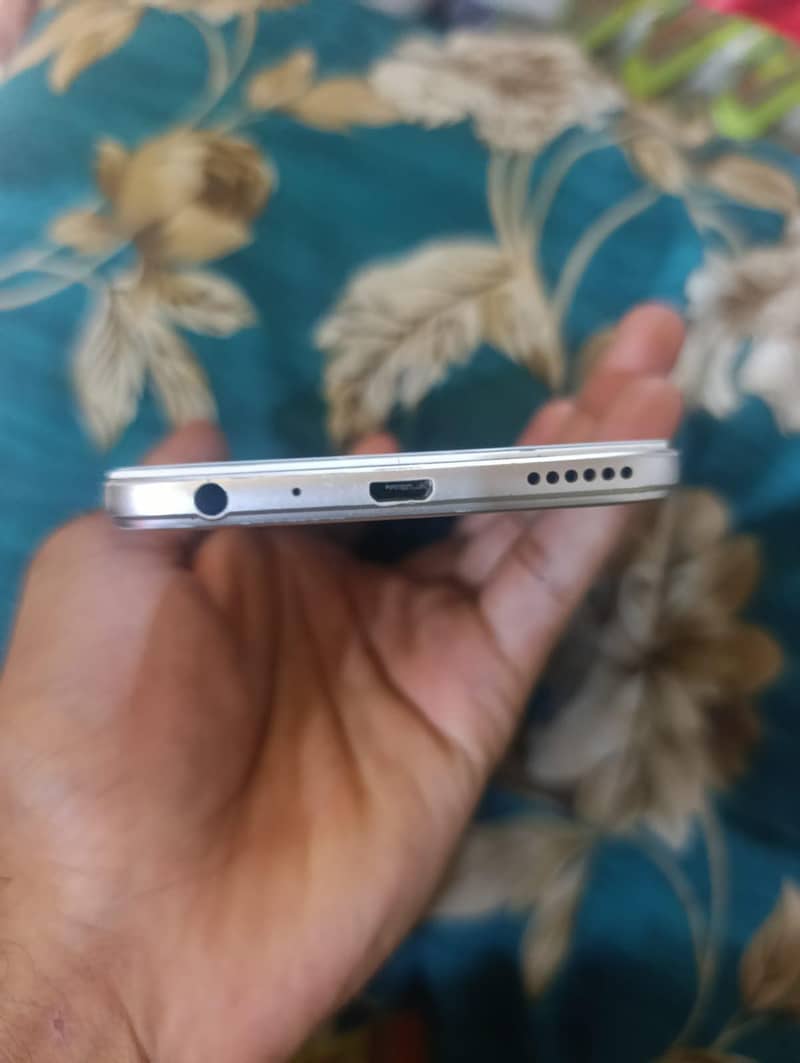 OPPO A57 4