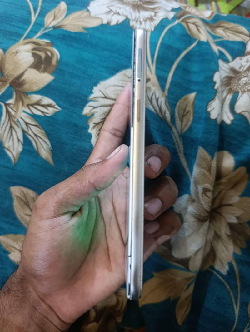 OPPO A57 5