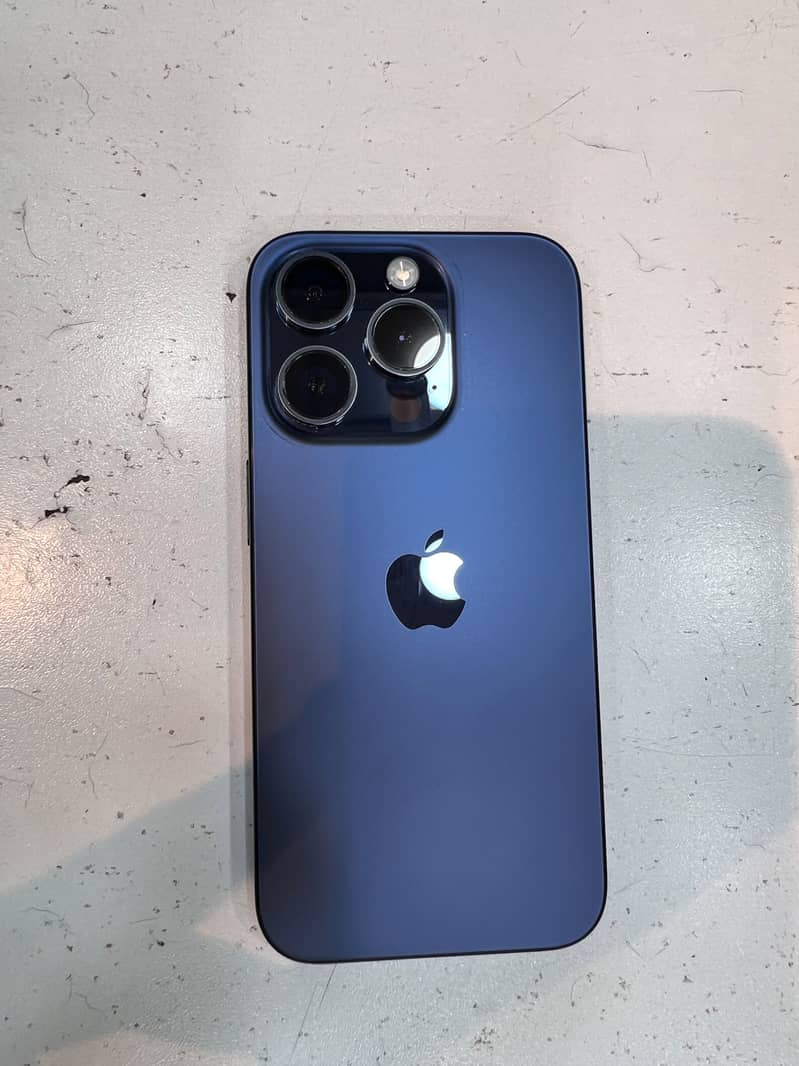 Apple iPhone 15 Pro 0