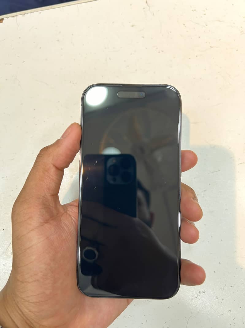 Apple iPhone 15 Pro 1