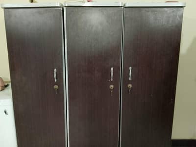 wardrobe (Almari)
