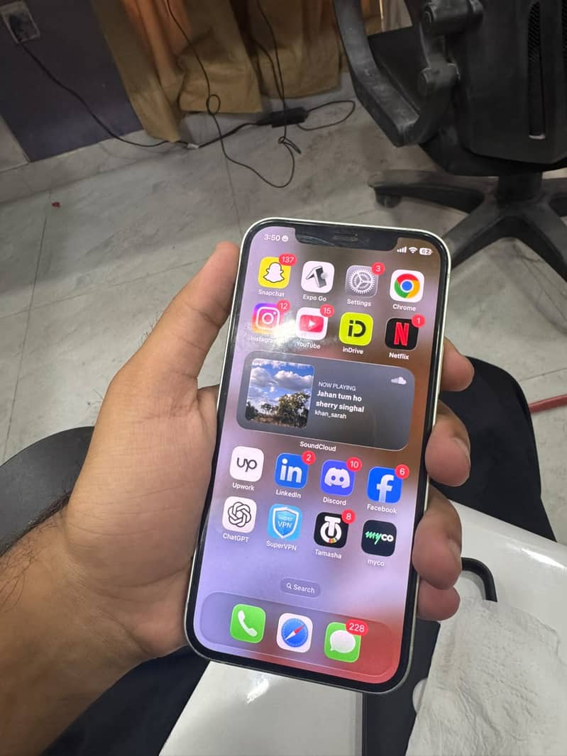 Apple iPhone 12 0