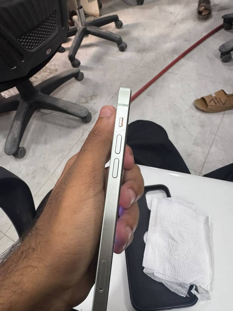 Apple iPhone 12 1