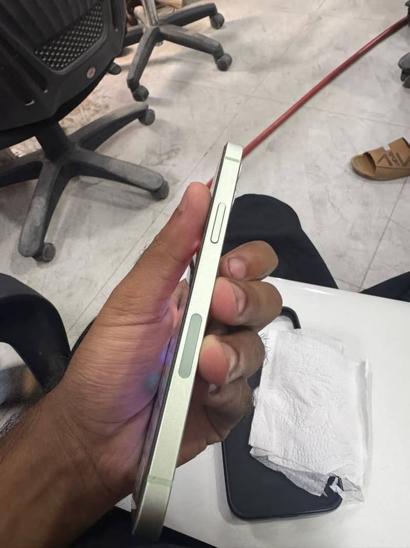 Apple iPhone 12 2