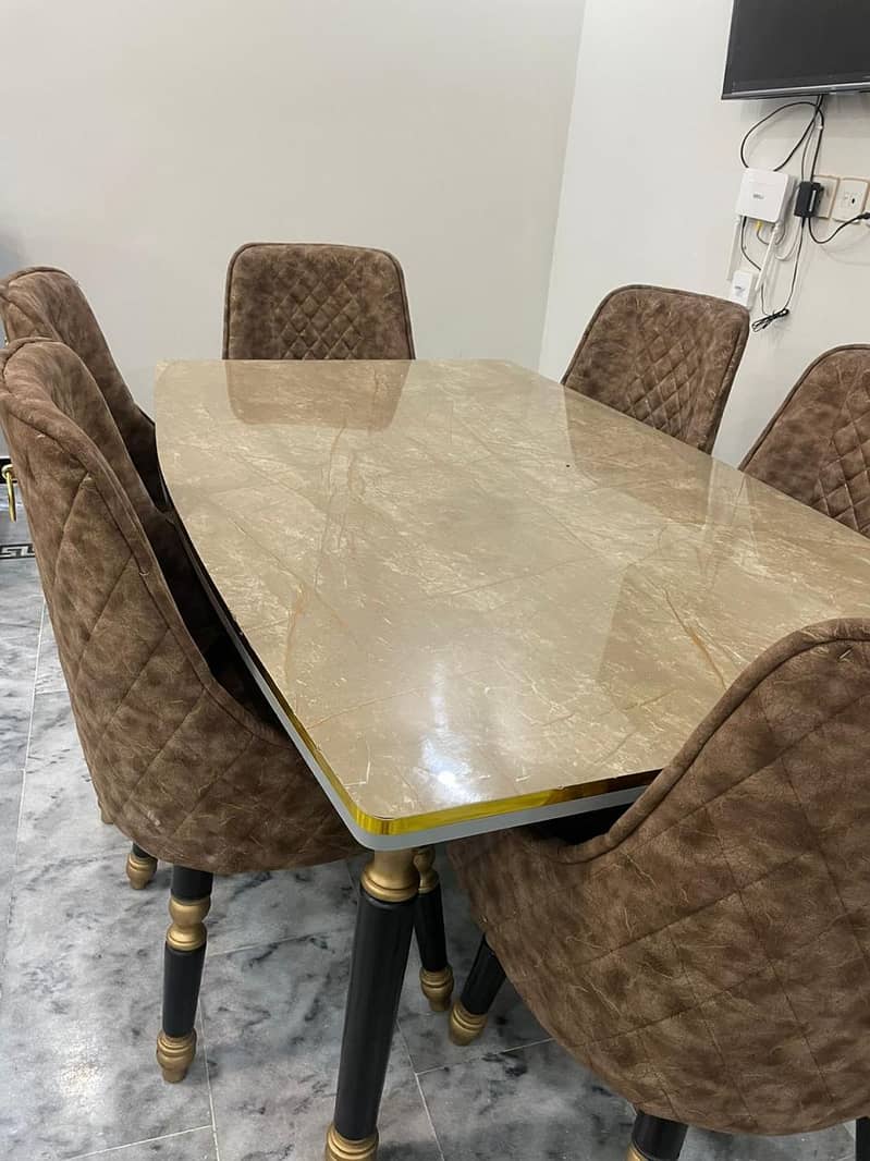 DINING TABLE 1